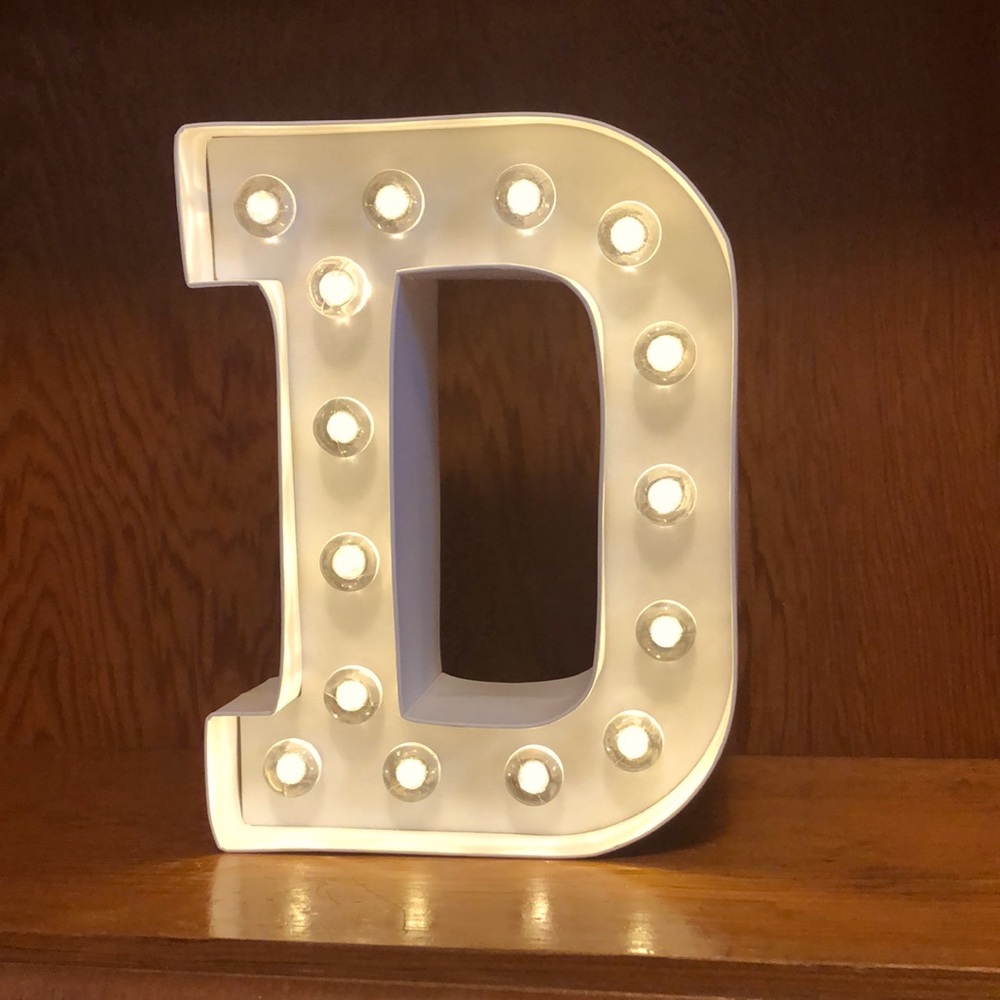 ‘D’ Light